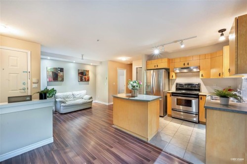17-7488 Southwynde Avenue  Burnaby, BC V3N 5C6