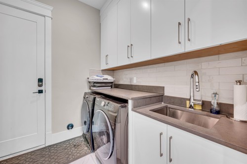 7128 Bridge Street, Richmond, BC 