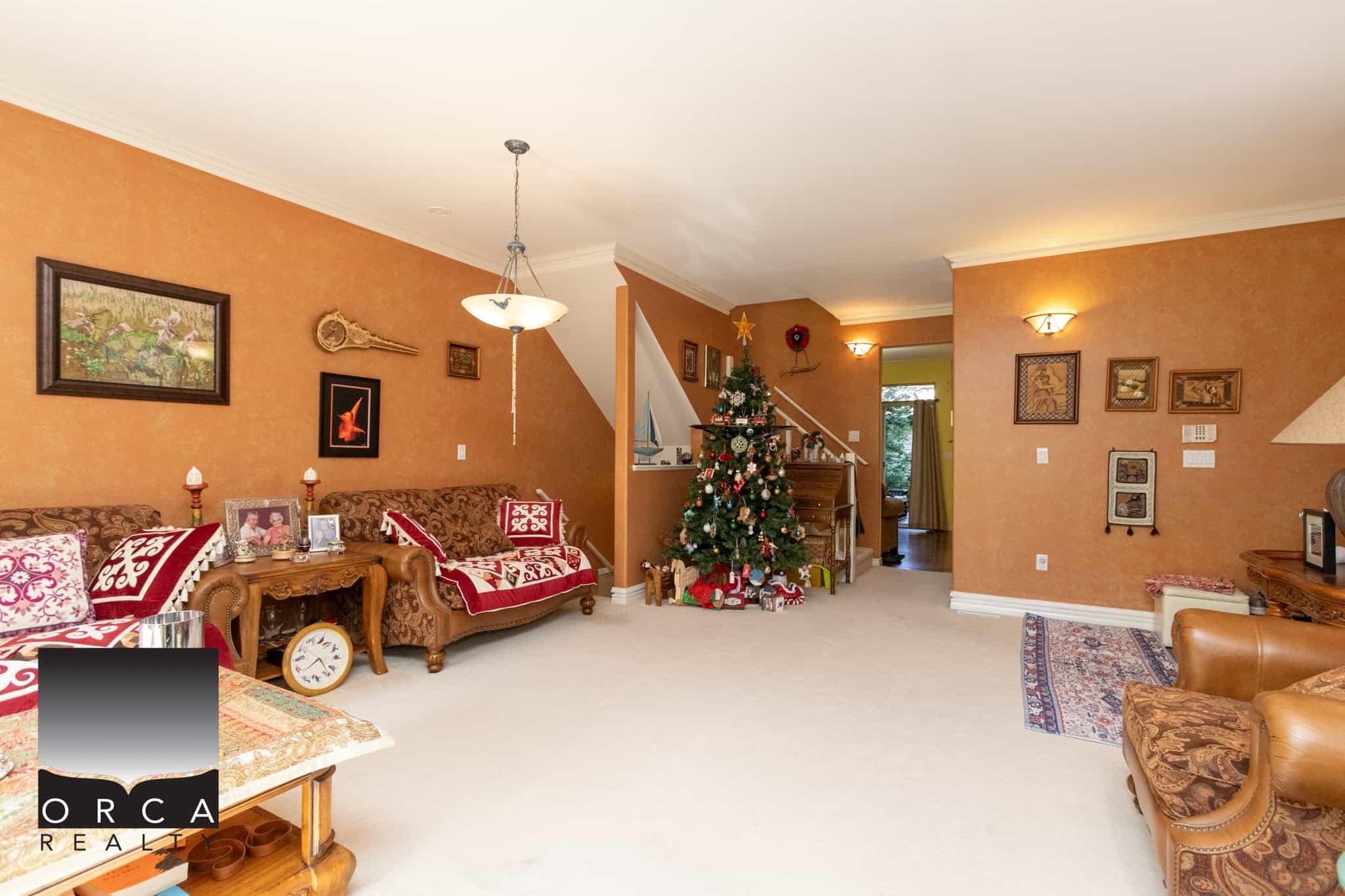 6351 Douglas Street, West Vancouver, BC