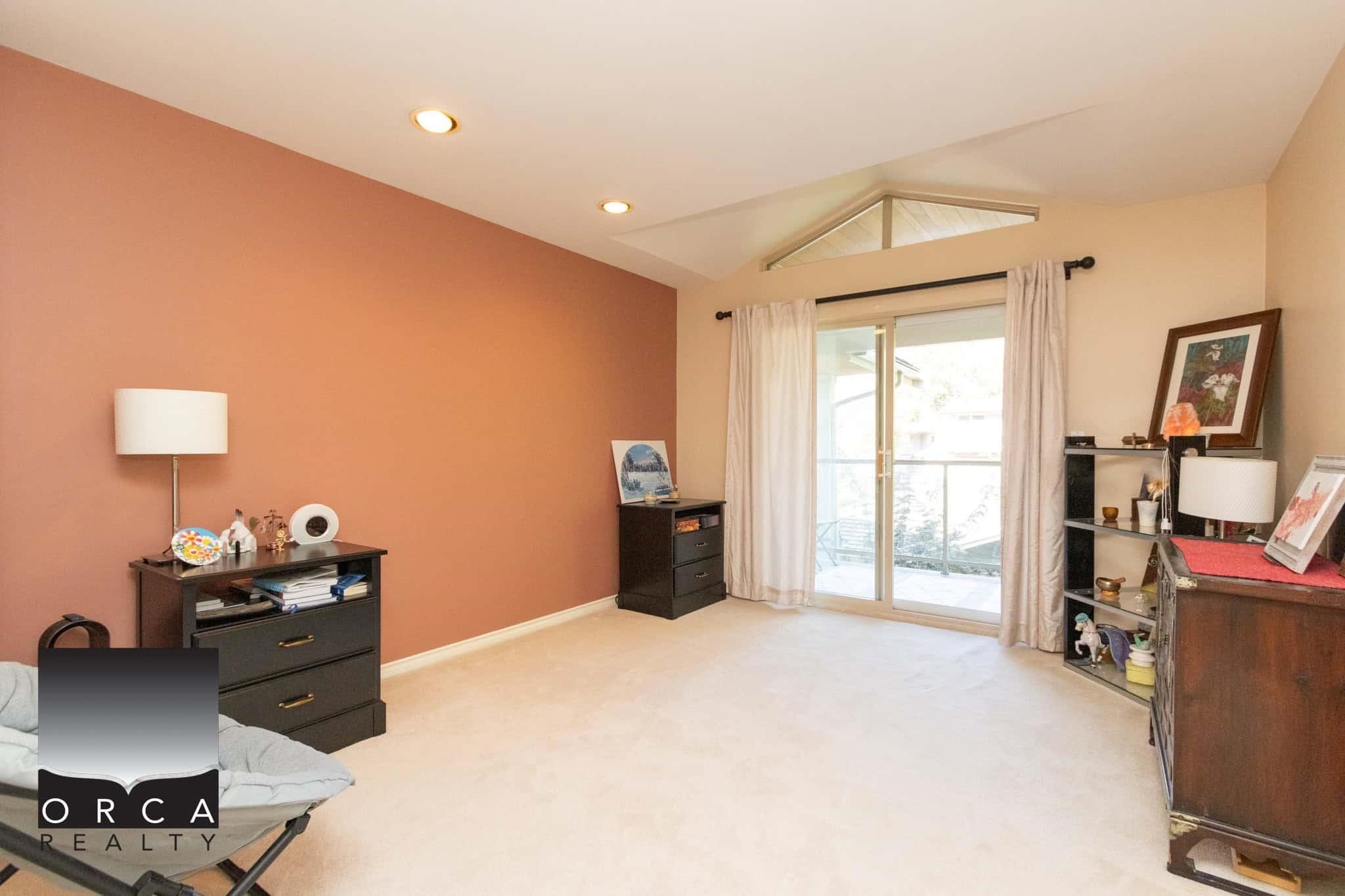6351 Douglas Street, West Vancouver, BC