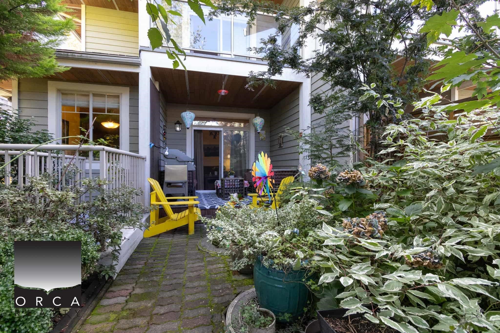 6351 Douglas Street, West Vancouver, BC