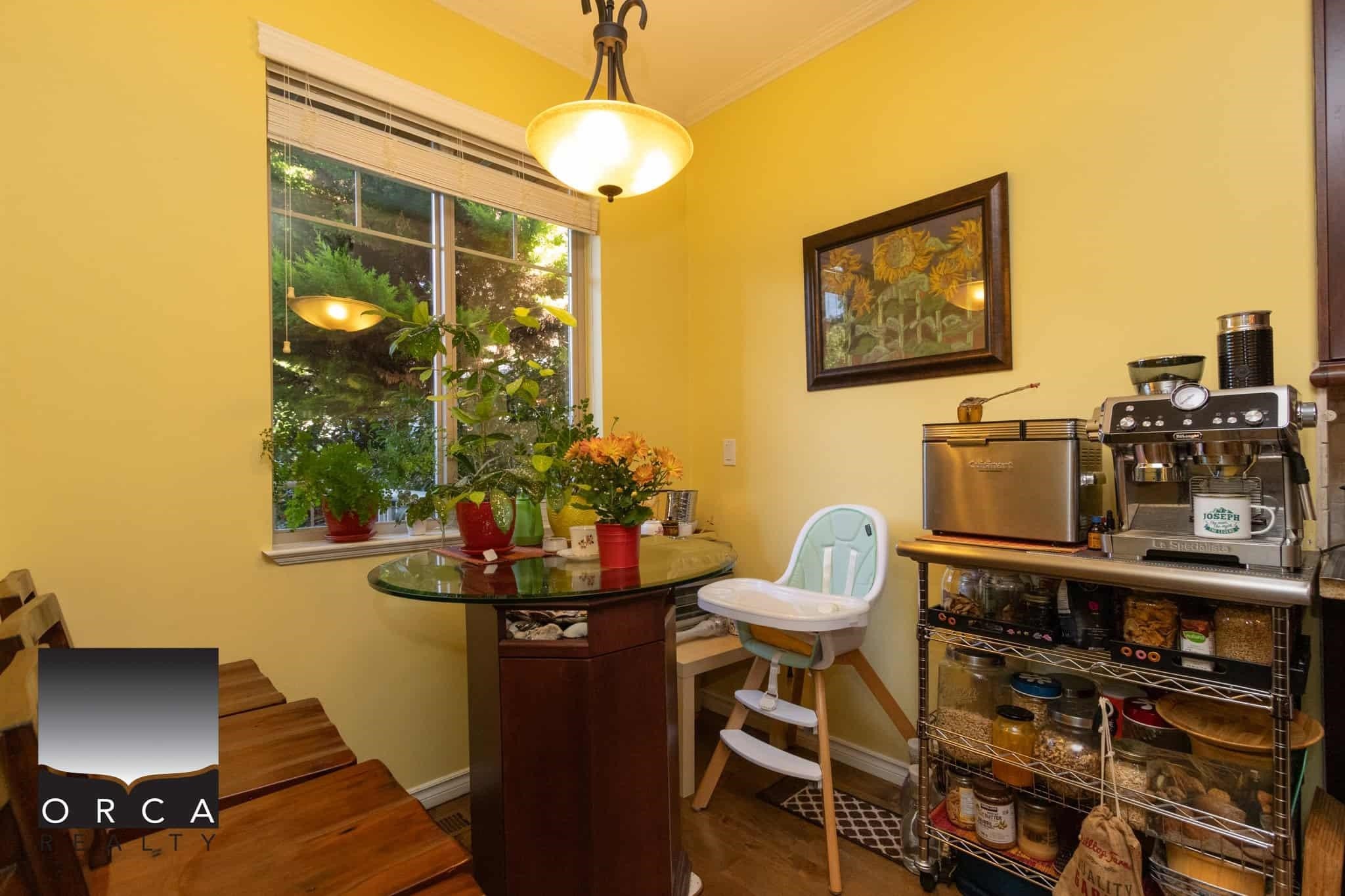 6351 Douglas Street, West Vancouver, BC