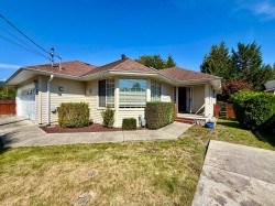 530 Shaw Road Gibsons, BC V0N 1V8