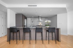 3X01-1111 Alberni Street Vancouver, BC V6E 4V2