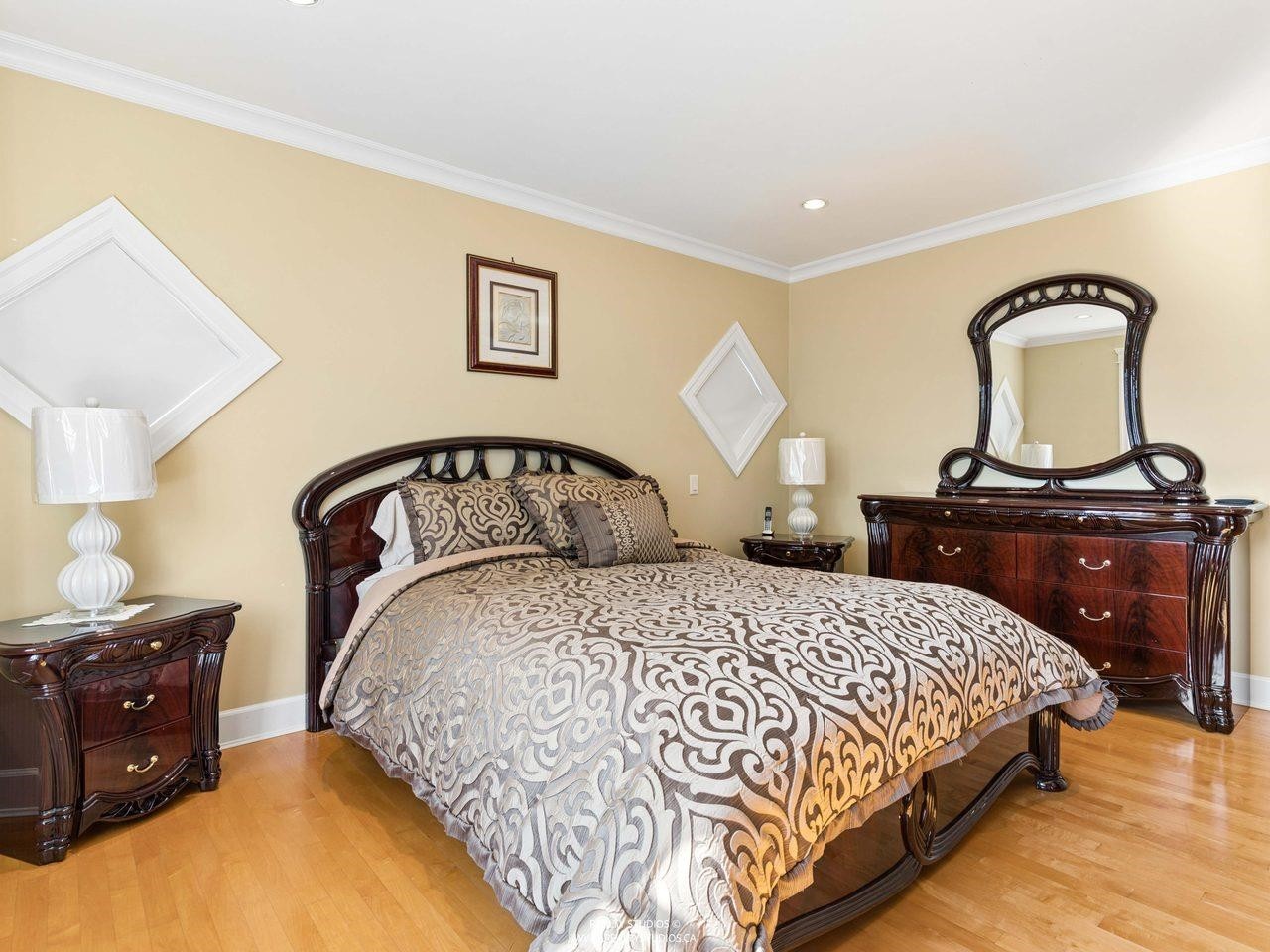 255 Carleton Avenue, Burnaby, BC