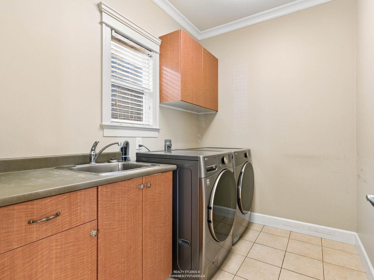 255 Carleton Avenue, Burnaby, BC