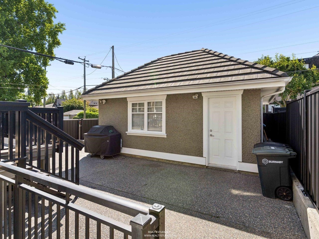 255 Carleton Avenue, Burnaby, BC