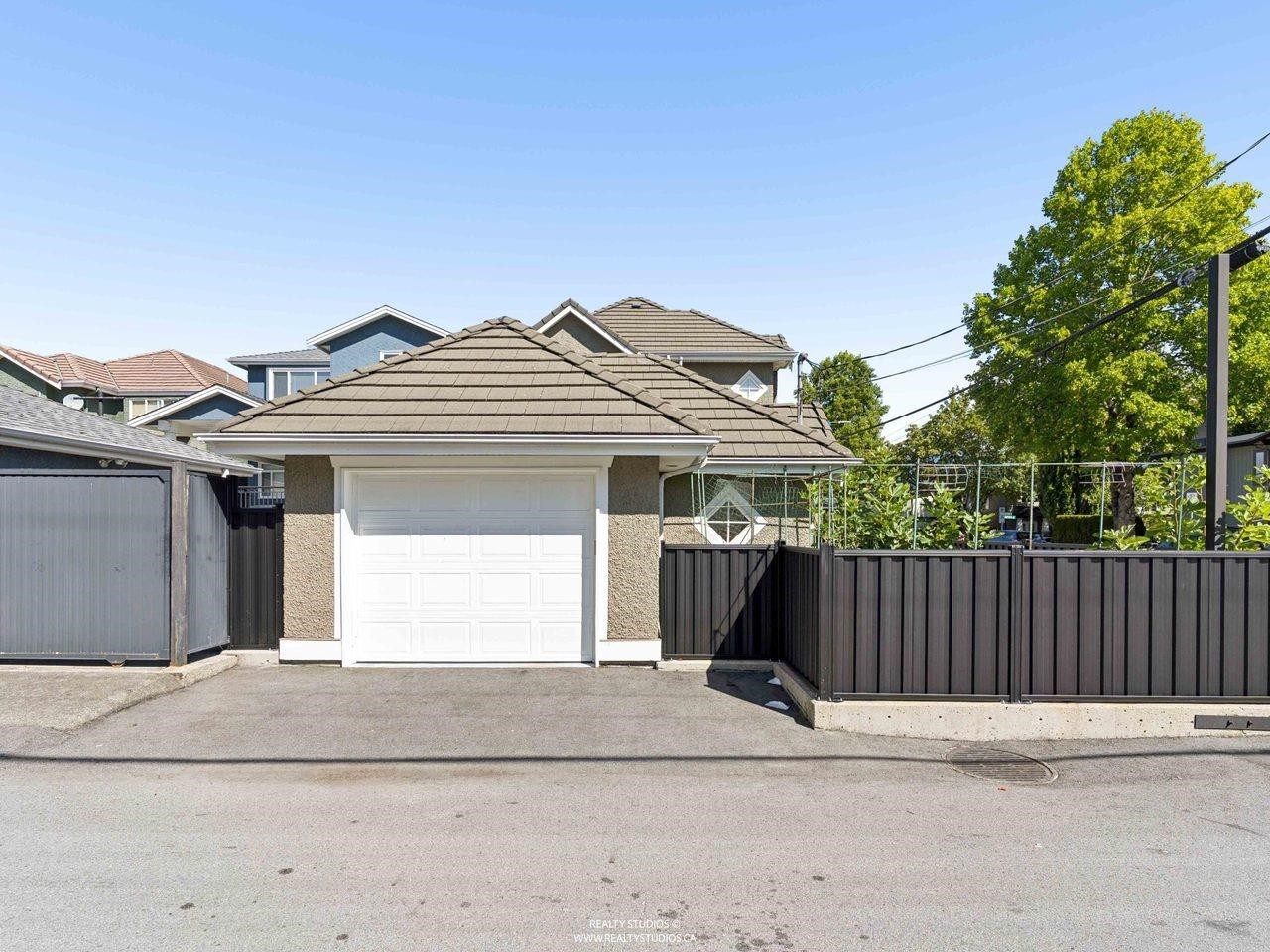 255 Carleton Avenue, Burnaby, BC