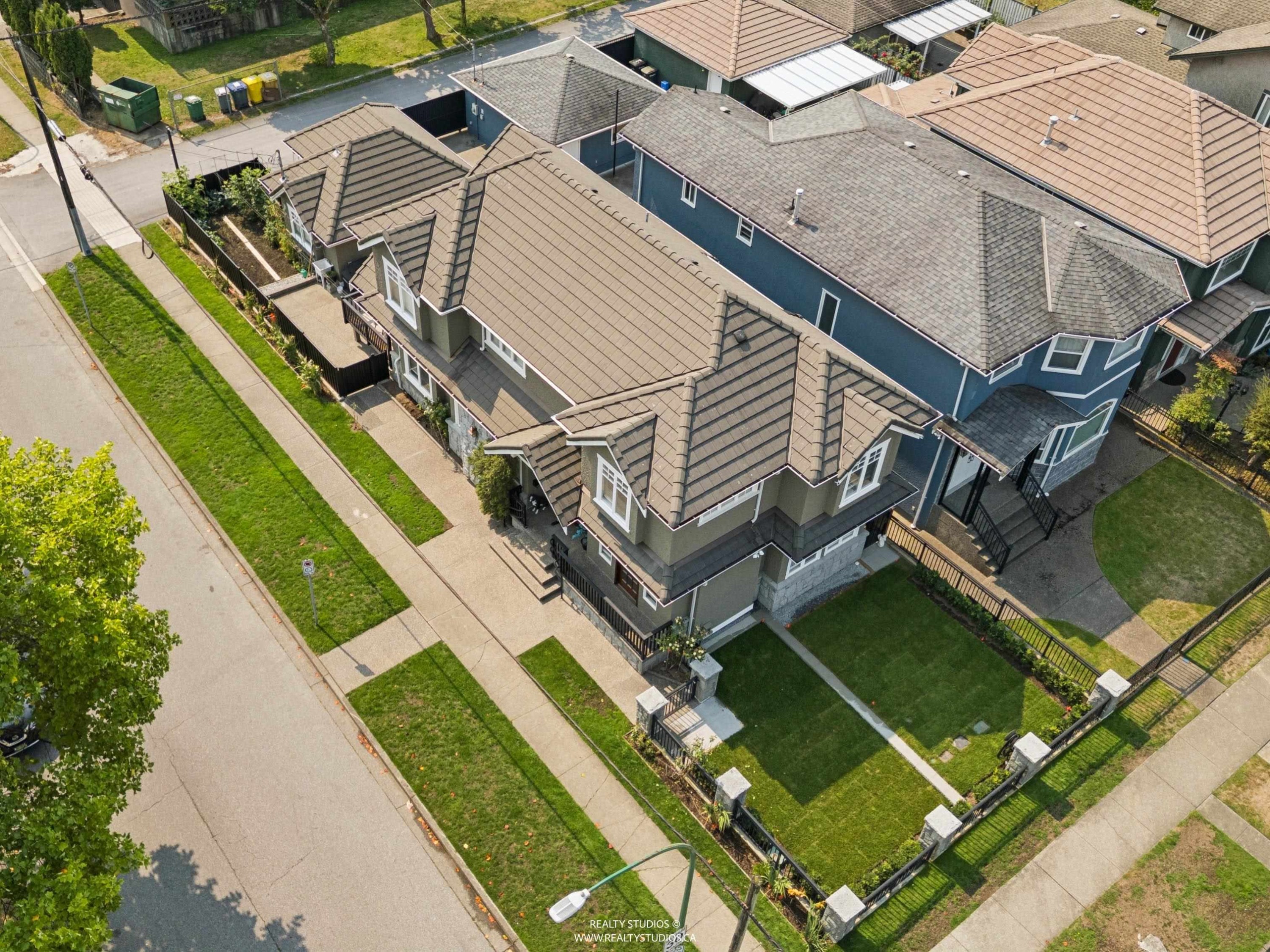 255 Carleton Avenue, Burnaby, BC