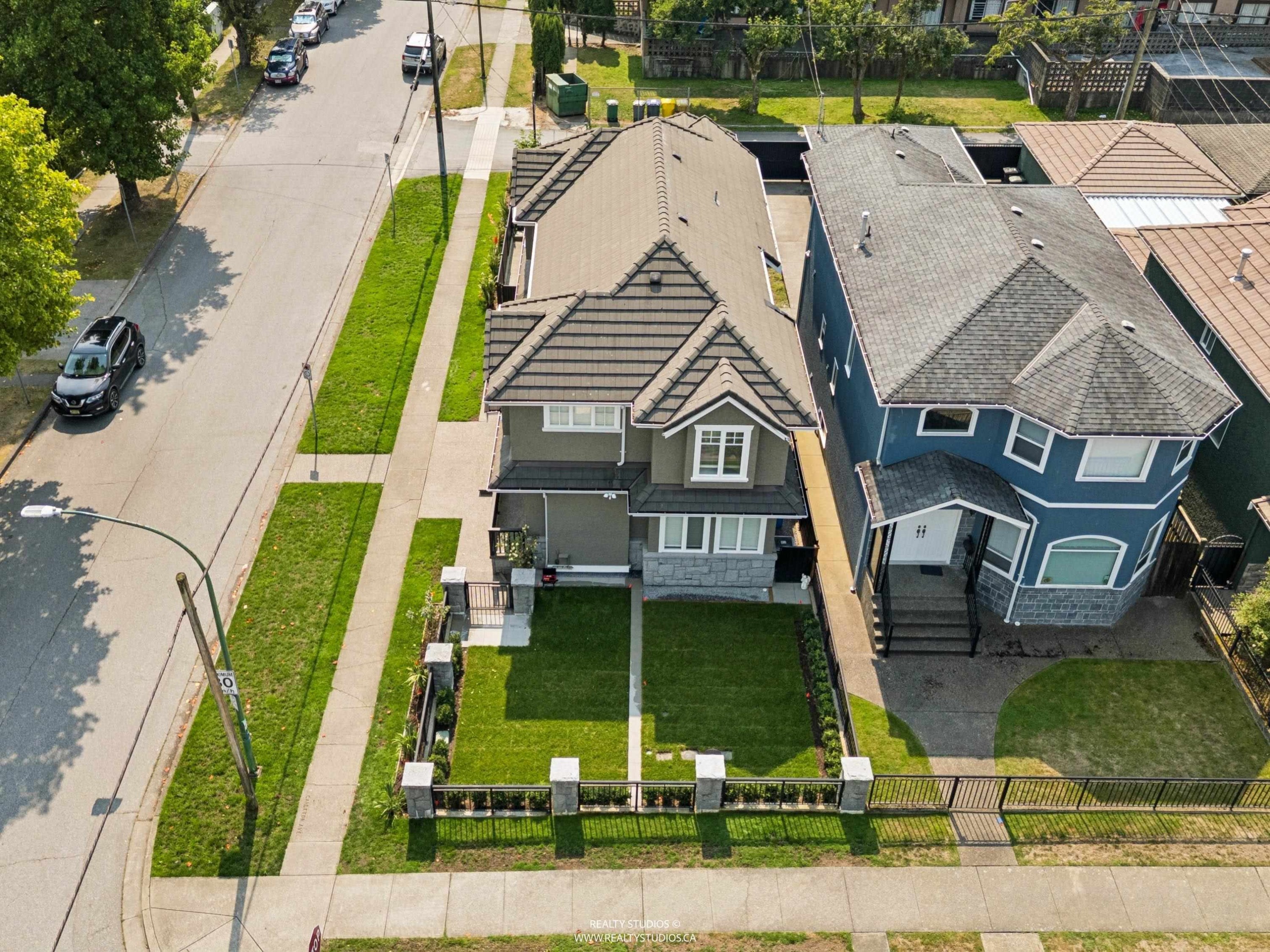 255 Carleton Avenue, Burnaby, BC