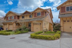 4-809 North Road Gibsons, BC V0N 1V9
