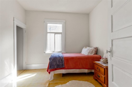 2461 Dundas Street, Vancouver, BC 