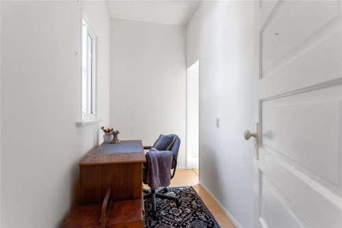 2461 Dundas Street, Vancouver, BC 