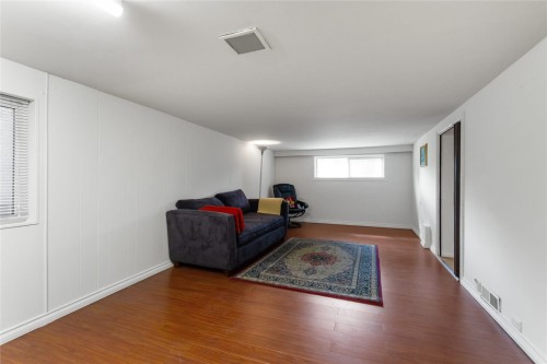 2461 Dundas Street, Vancouver, BC 