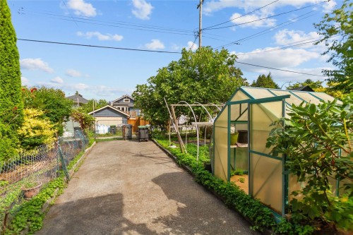 2461 Dundas Street, Vancouver, BC 