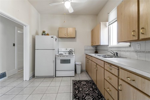 2461 Dundas Street, Vancouver, BC 
