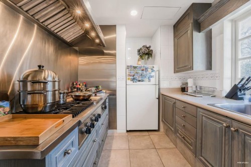 3380 The Crescent, Vancouver, BC 