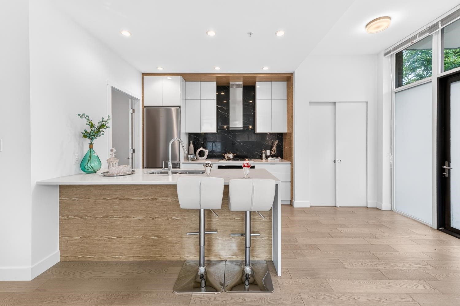 6739 Cambie Street, Vancouver, BC