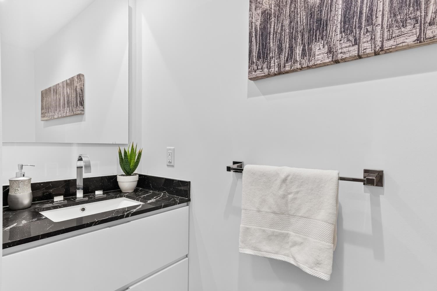 6739 Cambie Street, Vancouver, BC