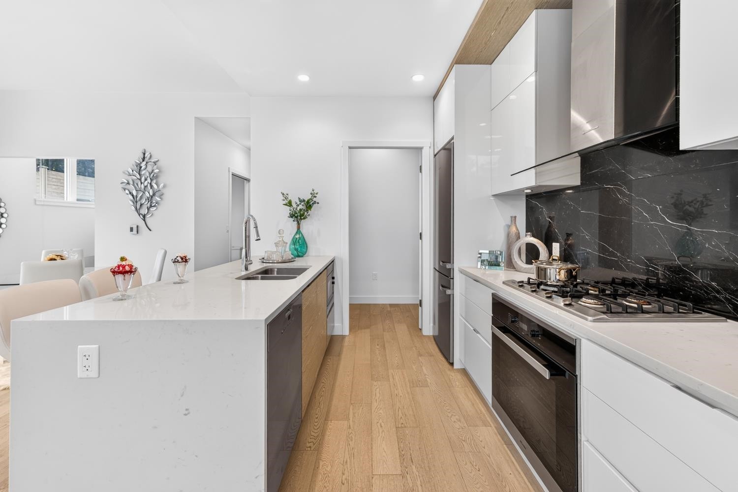 6739 Cambie Street, Vancouver, BC