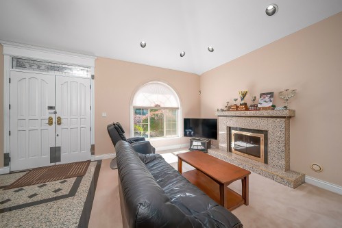 8671 Saunders Road, Richmond, BC 
