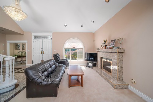 8671 Saunders Road, Richmond, BC 