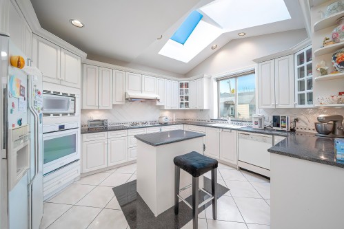 8671 Saunders Road, Richmond, BC 