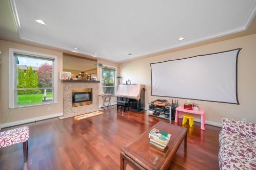 8671 Saunders Road, Richmond, BC 