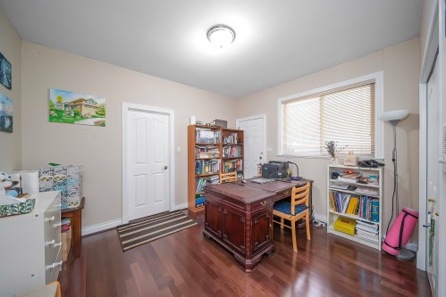 8671 Saunders Road, Richmond, BC 