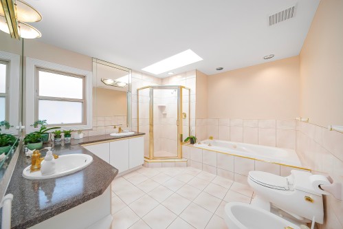 8671 Saunders Road, Richmond, BC 