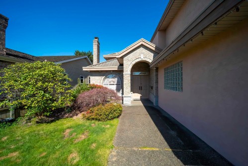 8671 Saunders Road, Richmond, BC 