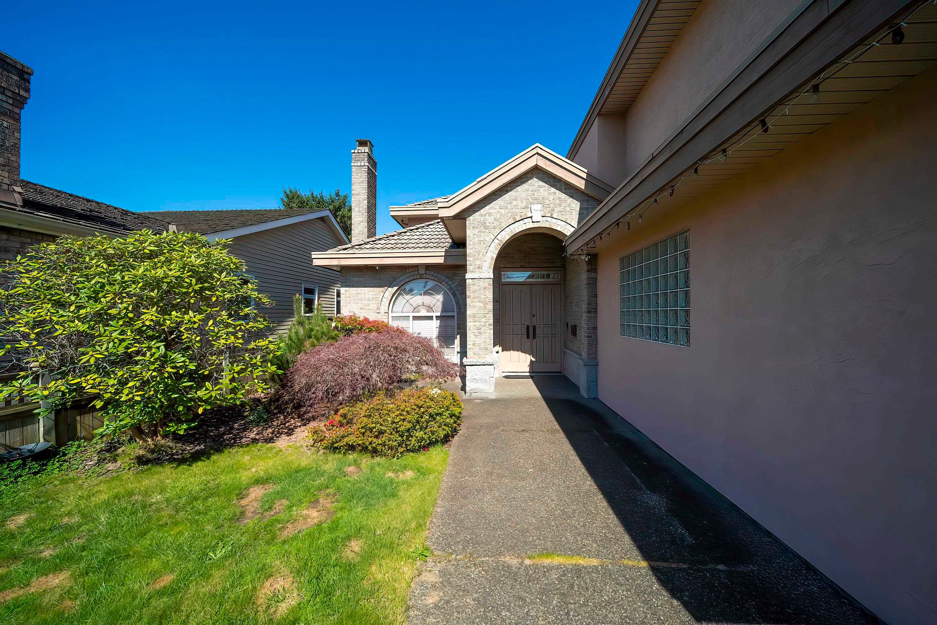 8671 Saunders Road, Richmond, BC