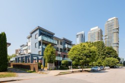 214-6533 Mckay Avenue Burnaby, BC V5H 2V5