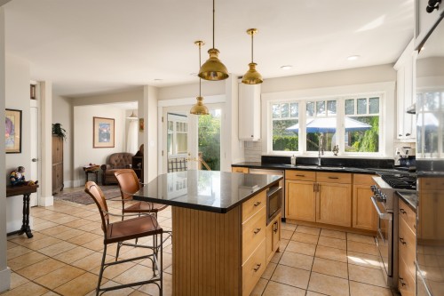 3864 29Th Avenue W, Vancouver, BC 