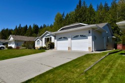 22-535 Shaw Road Gibsons, BC V0N 1V8