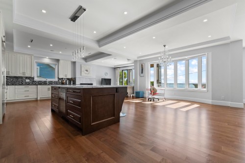 2559 Nelson Avenue, West Vancouver, BC 