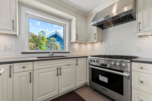 2559 Nelson Avenue, West Vancouver, BC 