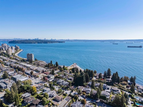 2559 Nelson Avenue, West Vancouver, BC 