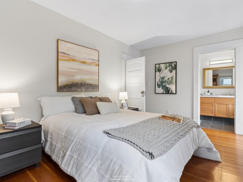 559 18Th Avenue W, Vancouver, BC 