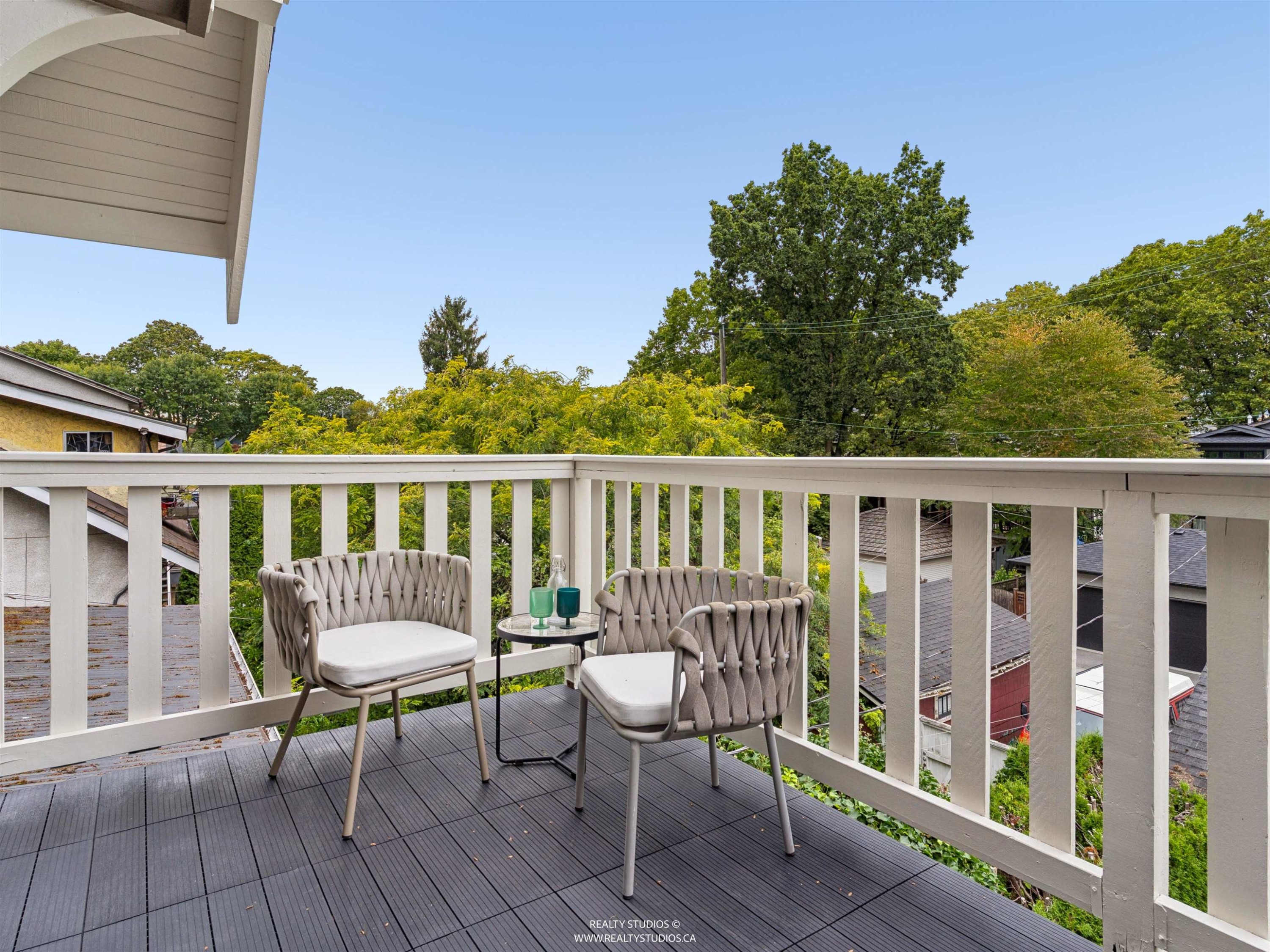 559 18Th Avenue W, Vancouver, BC