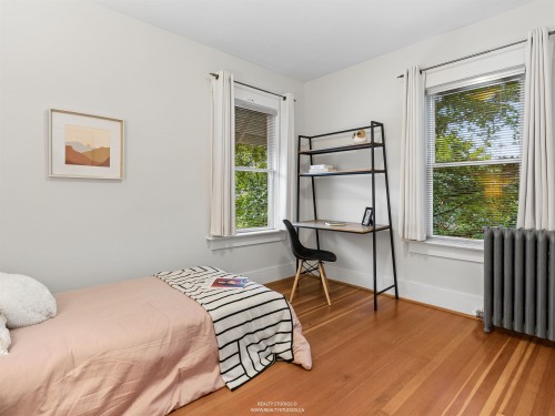 559 18Th Avenue W, Vancouver, BC 