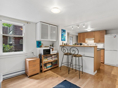 559 18Th Avenue W, Vancouver, BC 