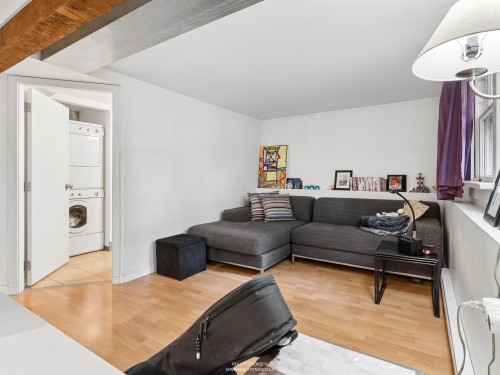 559 18Th Avenue W, Vancouver, BC 