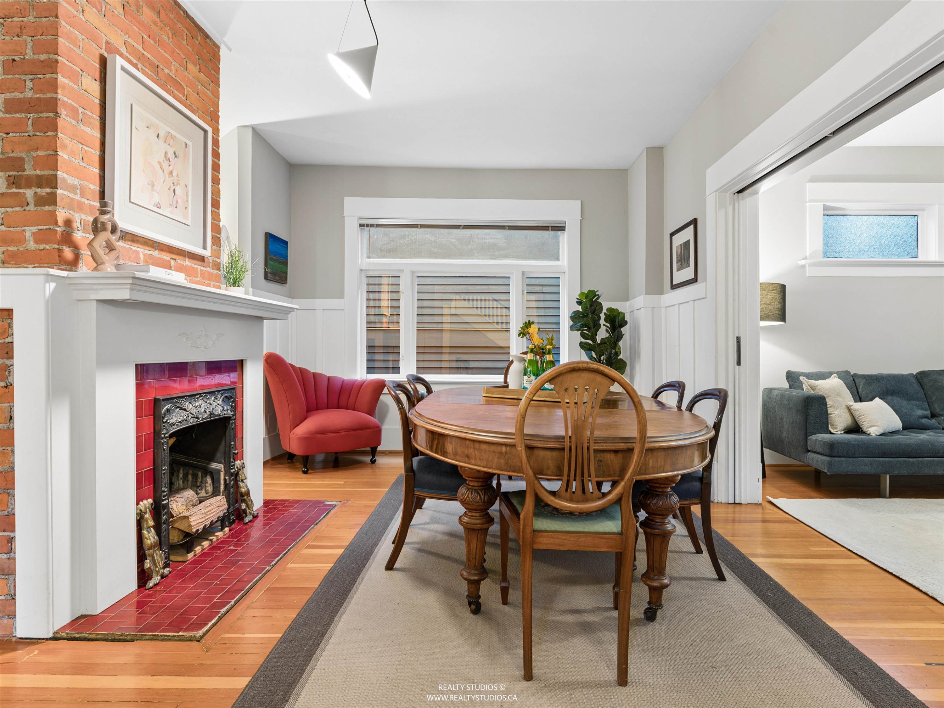 559 18Th Avenue W, Vancouver, BC