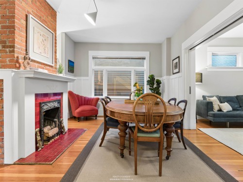 559 18Th Avenue W, Vancouver, BC 