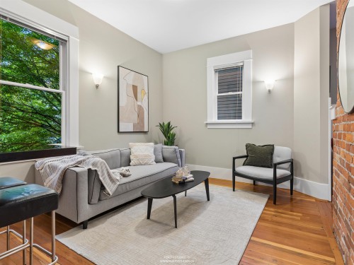 559 18Th Avenue W, Vancouver, BC 