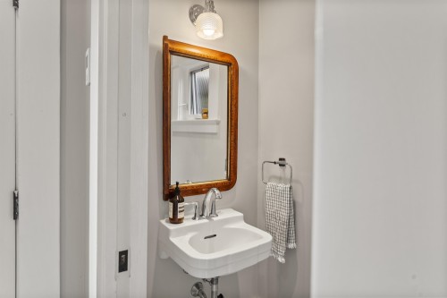 739 24Th Avenue E, Vancouver, BC 