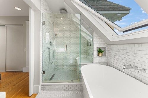 739 24Th Avenue E, Vancouver, BC 