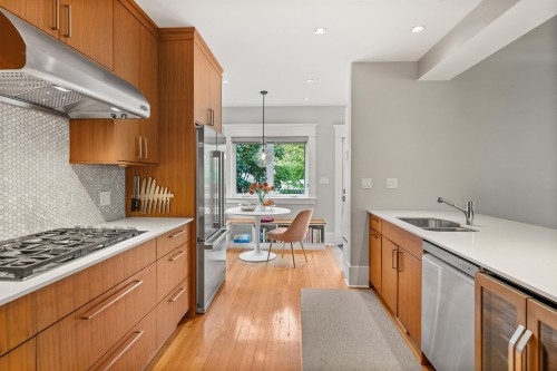 739 24Th Avenue E, Vancouver, BC 