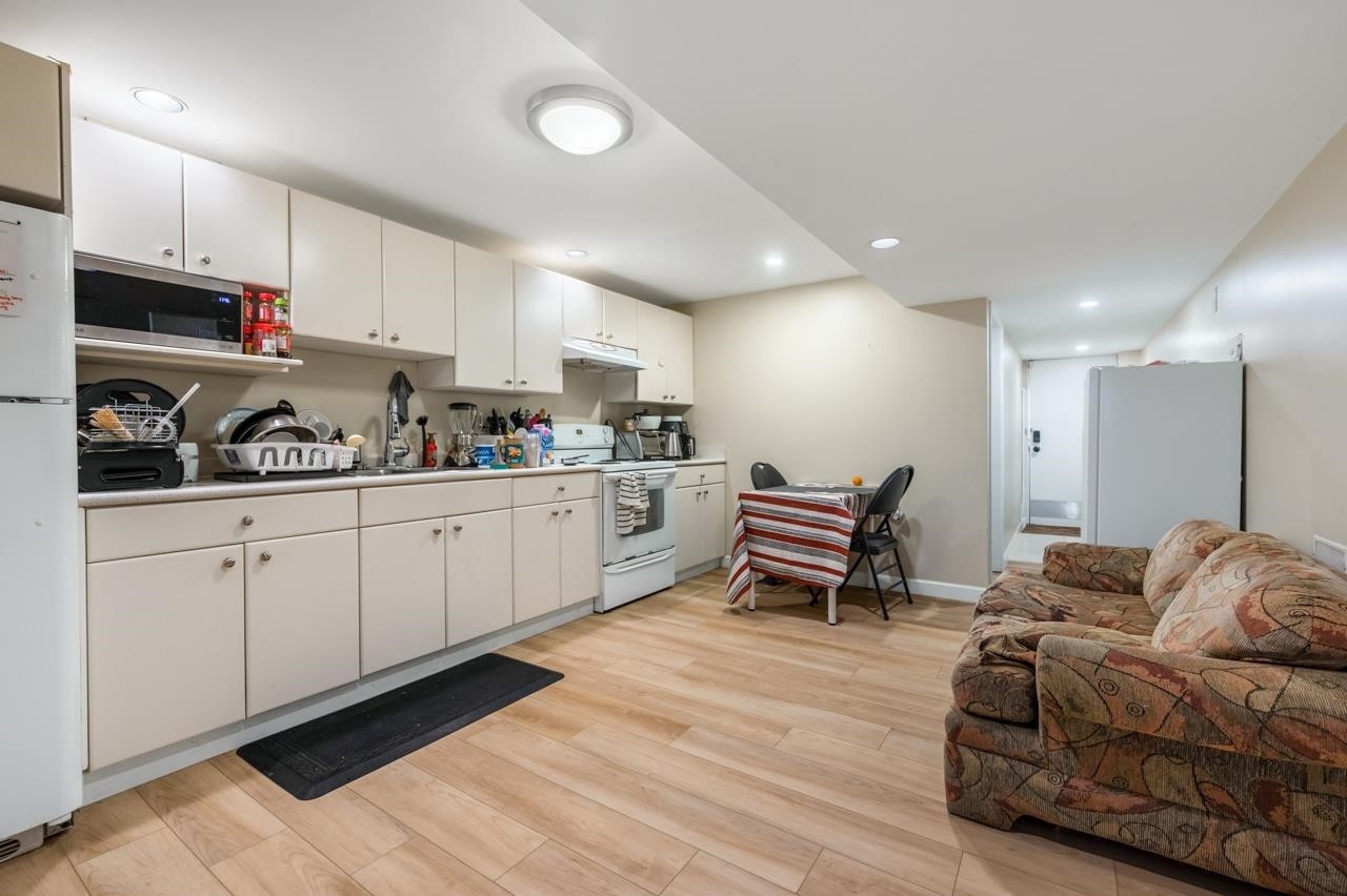 1545 49Th Avenue W, Vancouver, BC